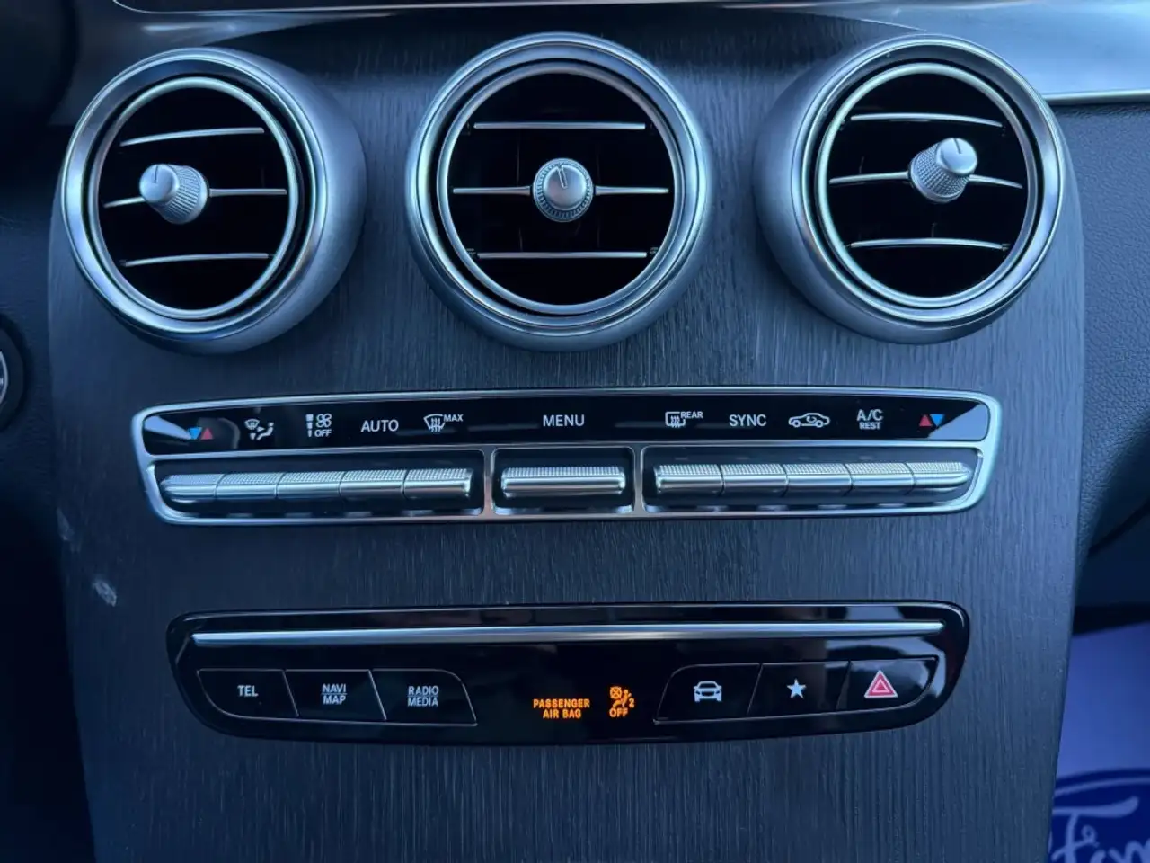 Mercedes-Benz GLC - Image 18