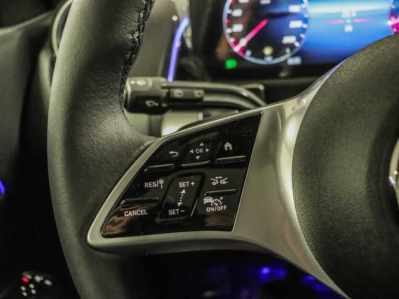 Mercedes-Benz GLB - Image 30