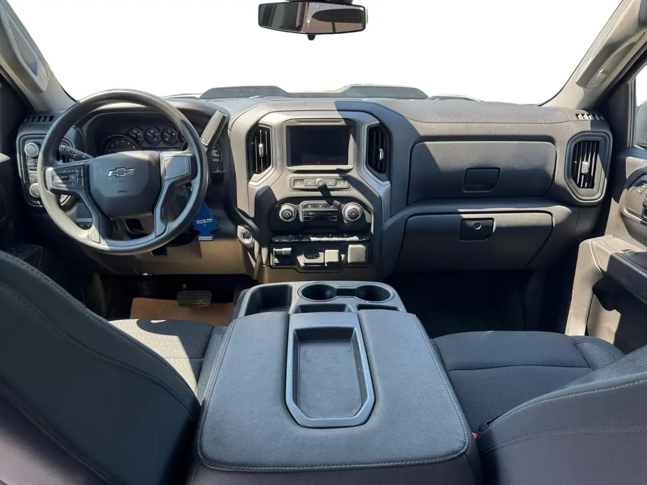 Chevrolet Silverado 1500 - Image 9