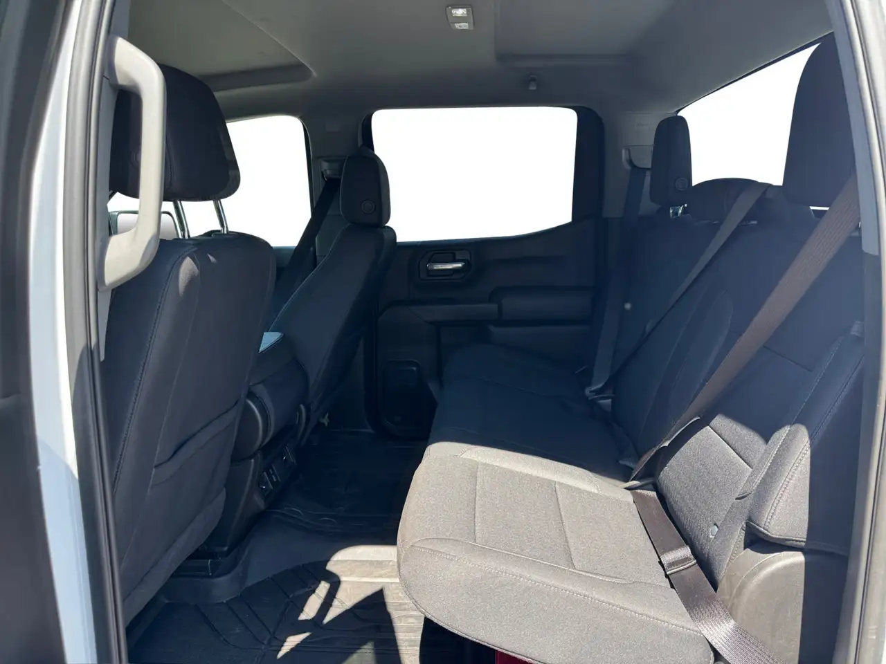Chevrolet Silverado 1500 - Image 8