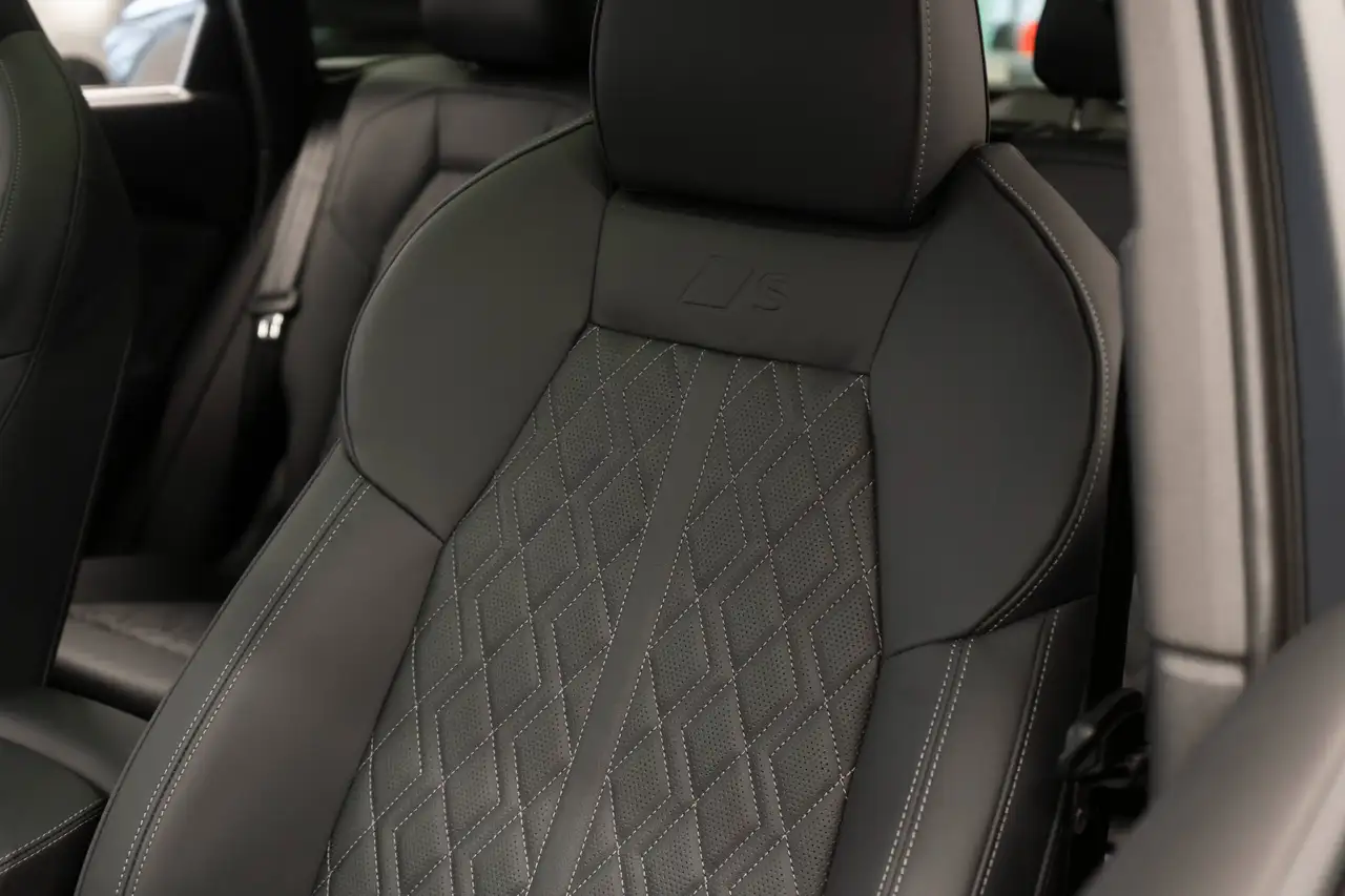 Audi SQ5 - Image 12