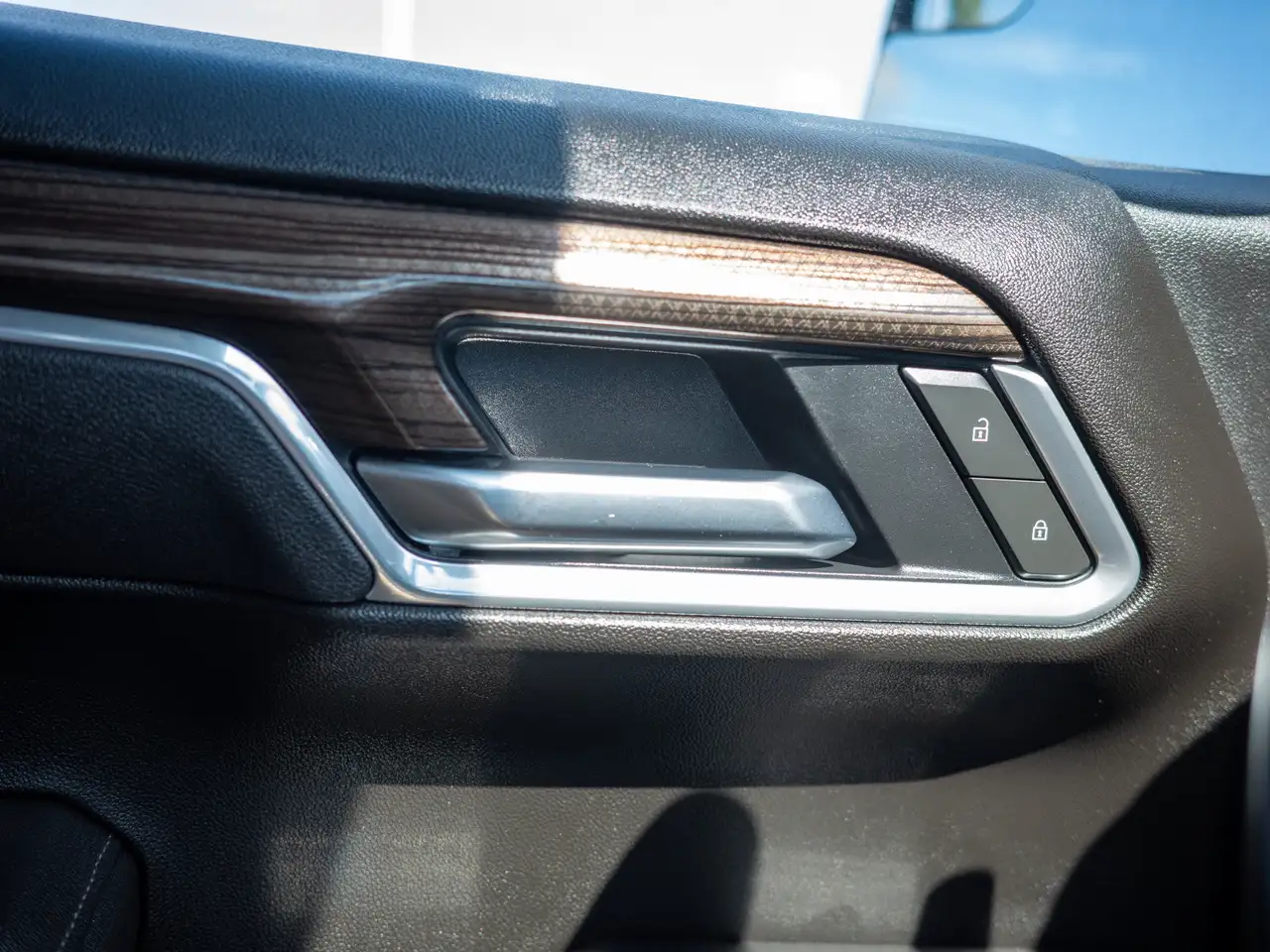 Chevrolet Silverado 1500 - Image 31