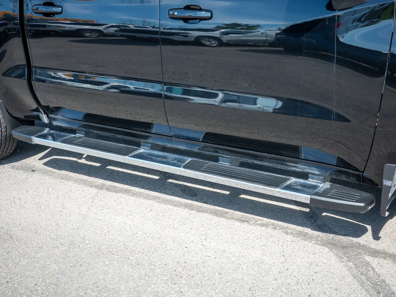 Chevrolet Silverado 1500 - Image 12