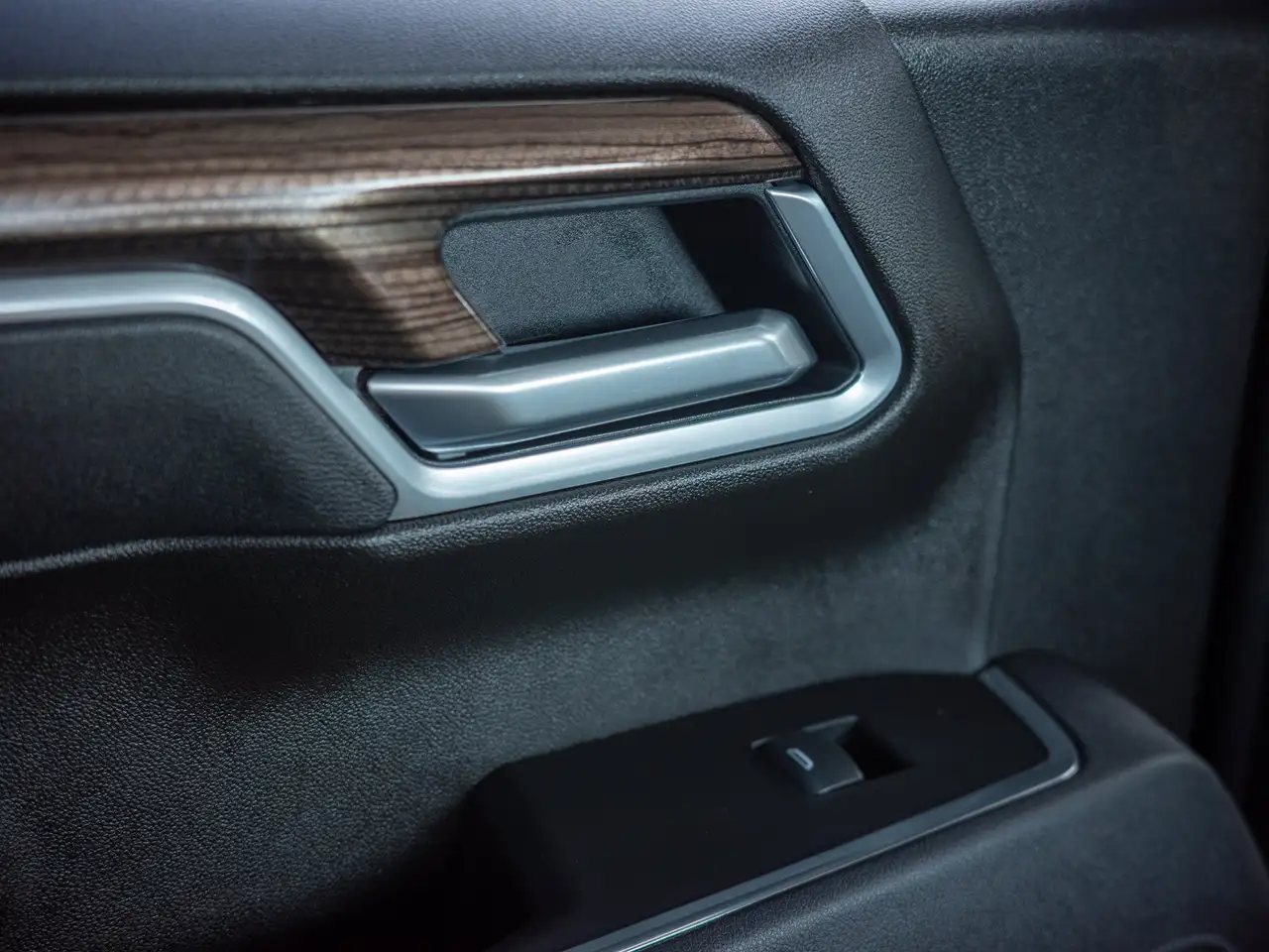 Chevrolet Silverado 1500 - Image 47