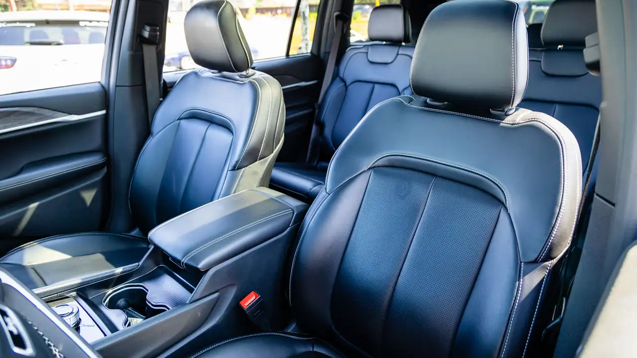 Jeep Grand Cherokee - Image 15