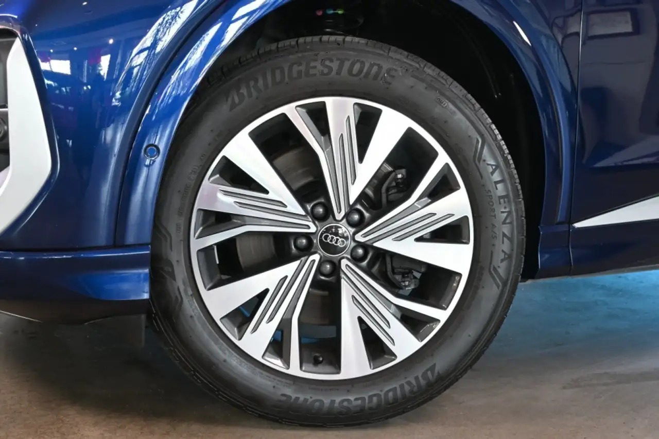 Audi Q4 e-tron - Image 3