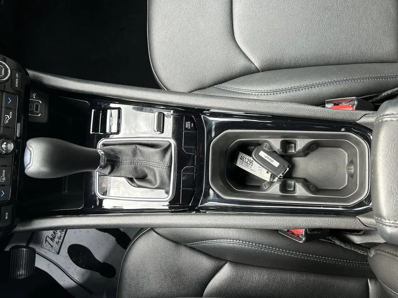 Jeep Compass - Image 27