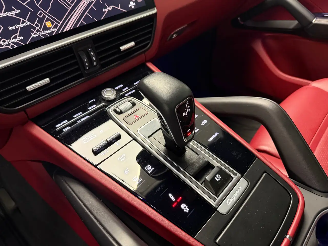 Porsche Cayenne - Image 26