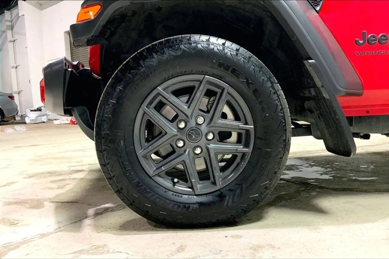 Jeep Wrangler - Image 9