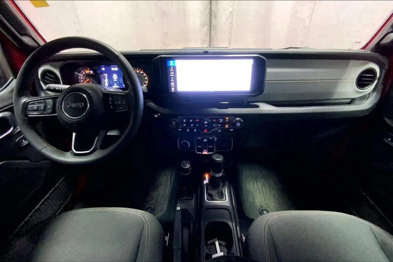 Jeep Wrangler - Image 15