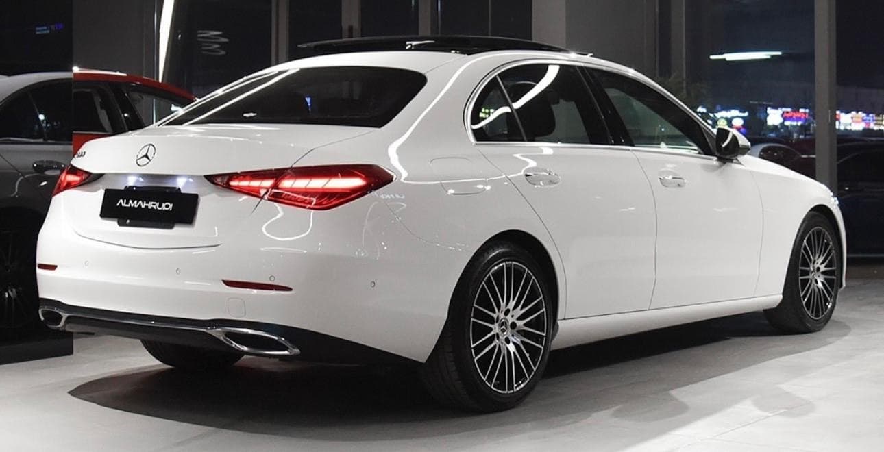 Mercedes-Benz C300 - Image 6